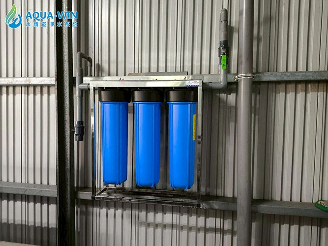 雄大樹工廠水塔安裝 15 吋白鐵大胖三道過濾器，PP＋活性碳＋樹脂濾心水塔過濾系統實際安裝情形實拍