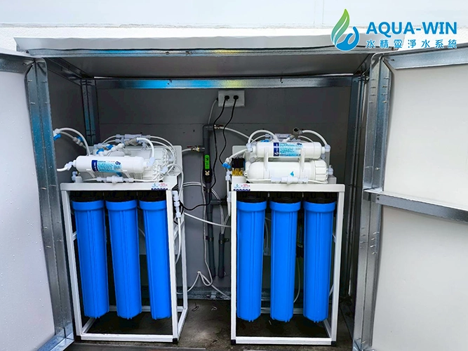 高雄楠梓店舖餐飲用1000G大流量商用RO純水機雙機實際安裝案例，兩台營業用RO淨水設備並列配置
