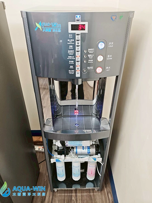 AW-009 立式三溫飲水機，適合透天家庭自用的智慧飲水配置