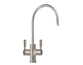 Double handle water faucet