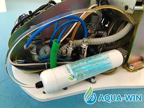 Water sterilizers with UV rays